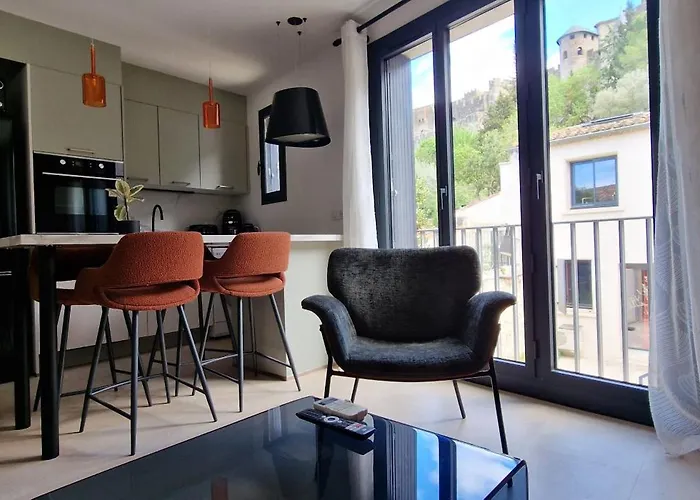 Entrez En Lice, Face A La Cite Vue Sublime قرقشونه