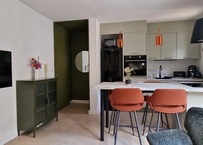 Entrez En Lice, Face A La Cite Vue Sublime قرقشونه