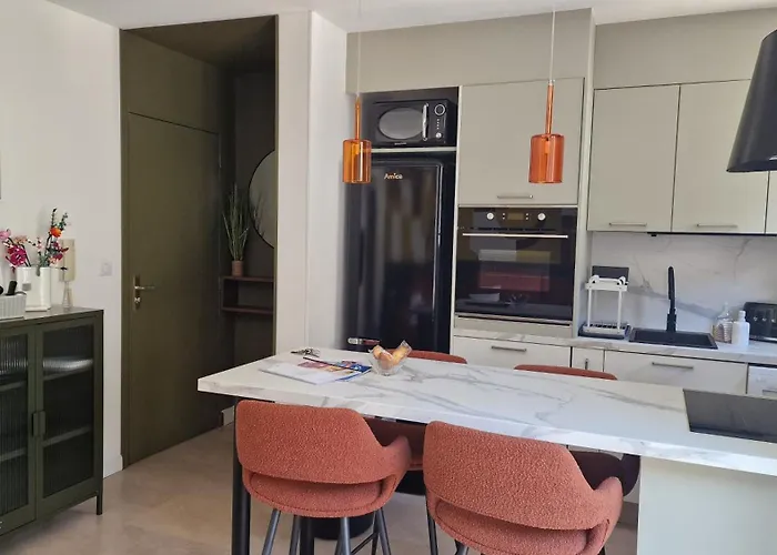 Entrez En Lice, Face A La Cite Vue Sublime * قرقشونه