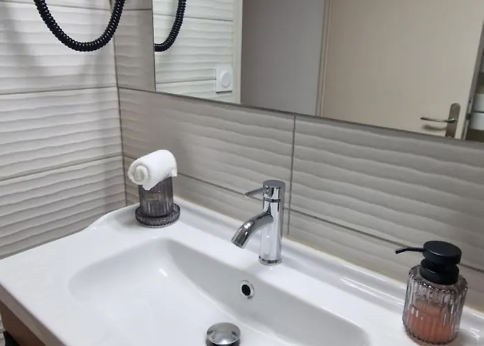 Entrez En Lice, Face A La Cite Vue Sublime *