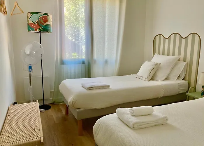 شقة Entrez En Lice, Face A La Cite Vue Sublime قرقشونه